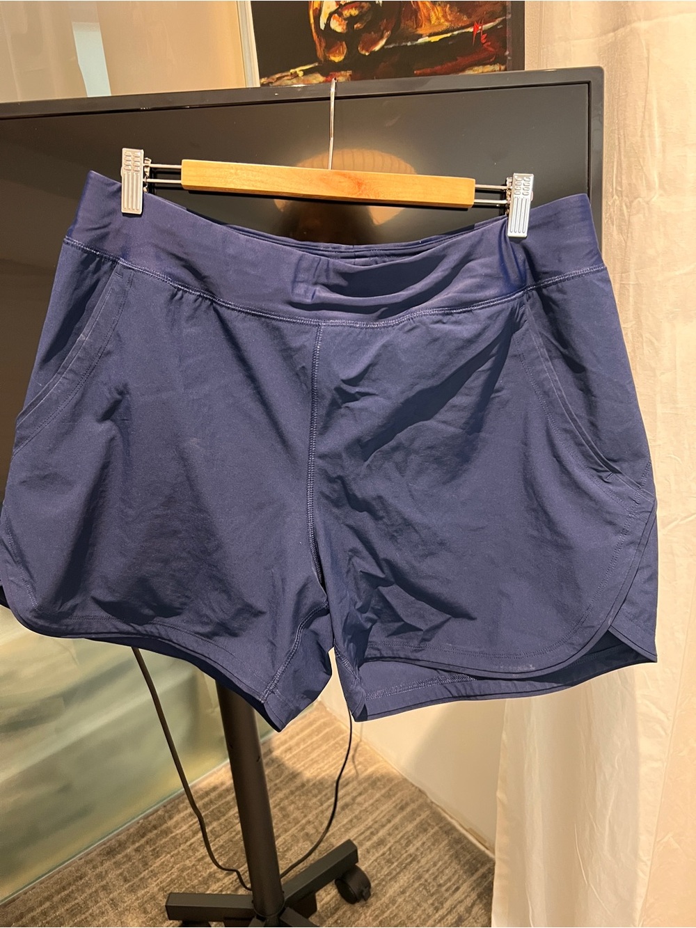 Lands' End Women's Deep Sea Navy Athletic Shorts - Picture 4 of 6
